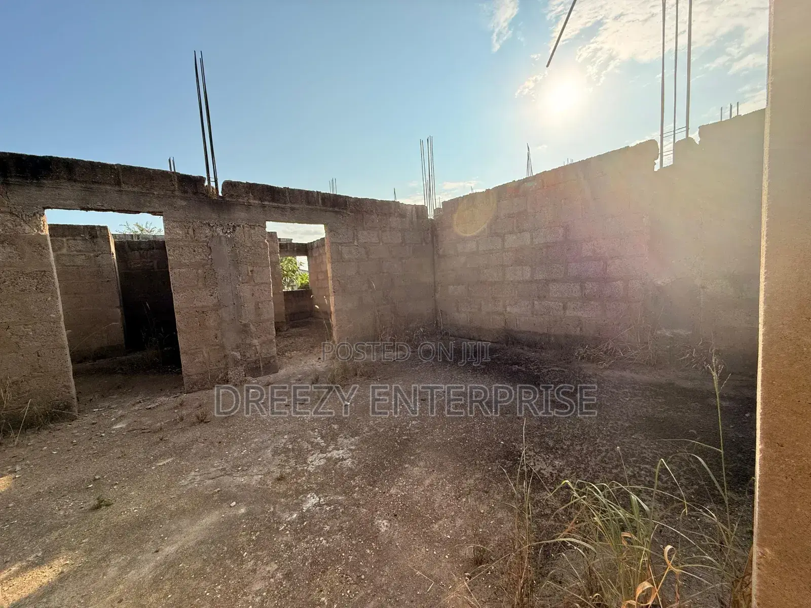 6bdrm Apartment in Gomoa East for sale