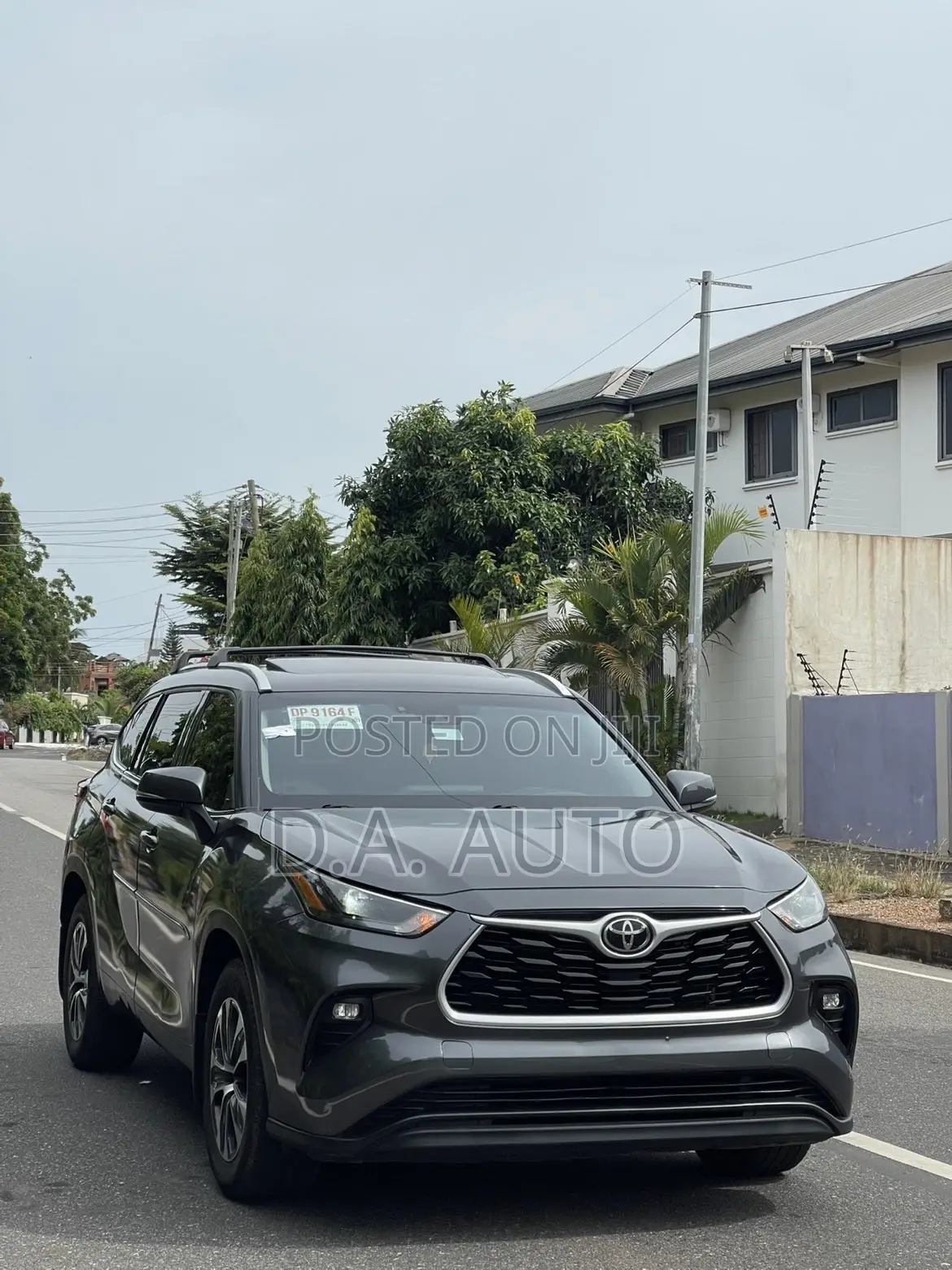Toyota Highlander XLE 2022 Gray