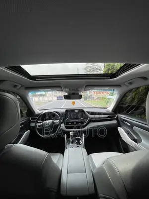 Toyota Highlander XLE 2022 Gray