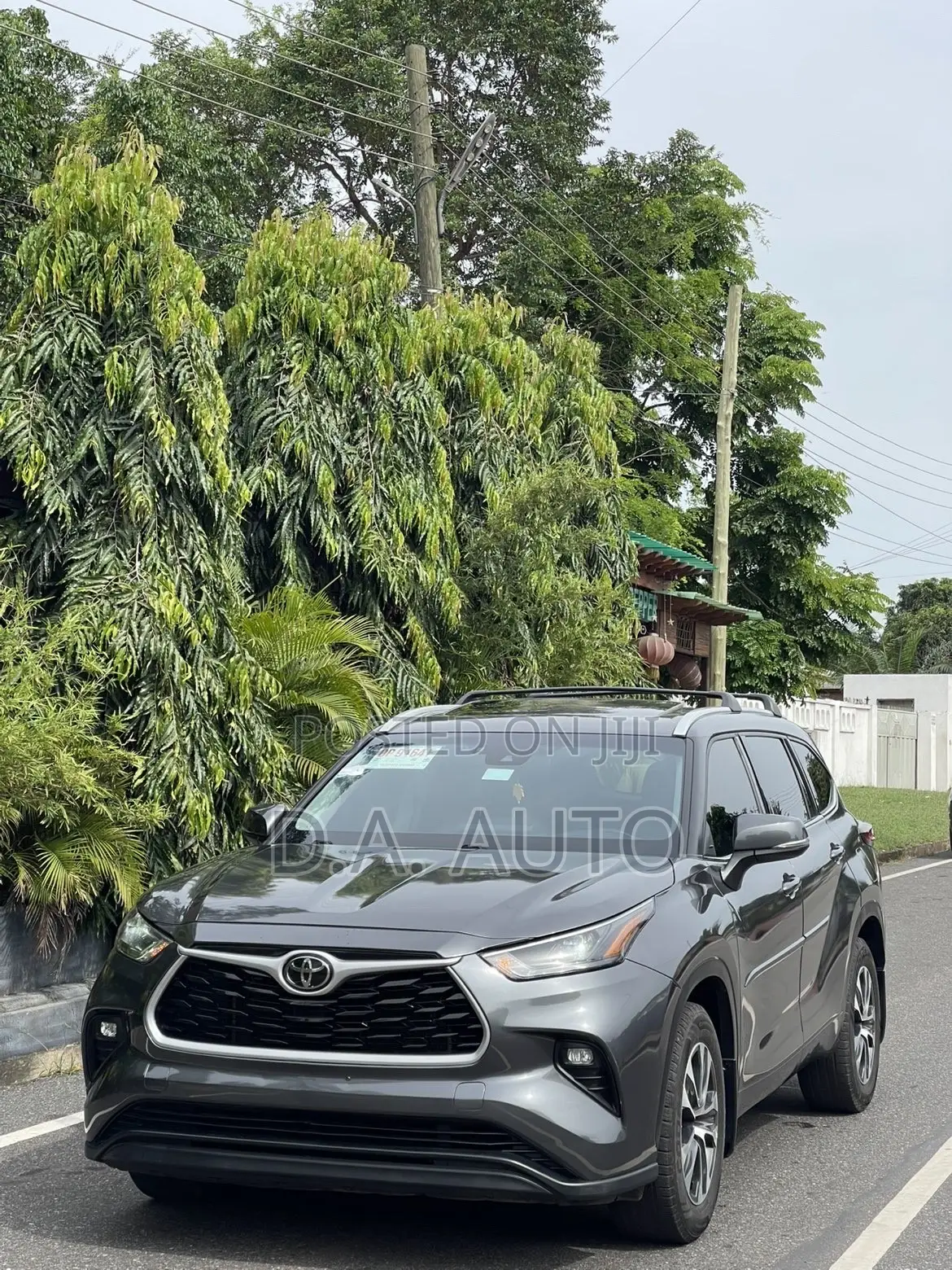 Toyota Highlander XLE 2022 Gray