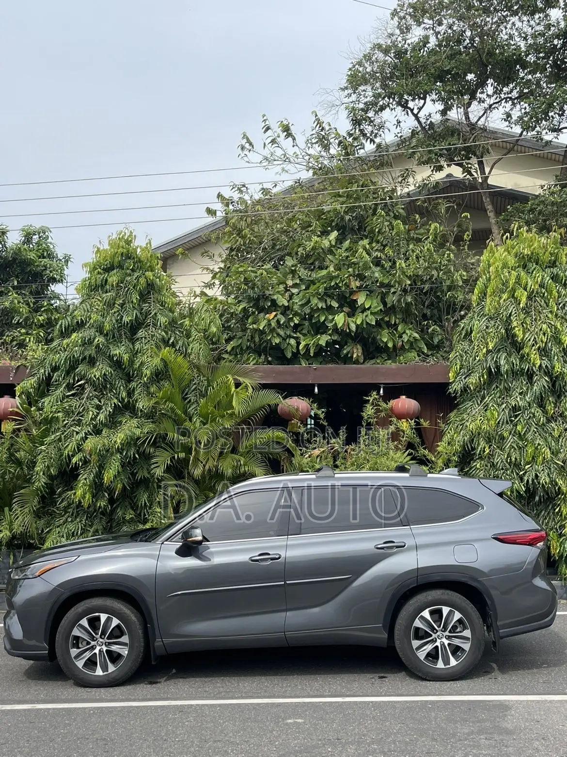 Toyota Highlander XLE 2022 Gray
