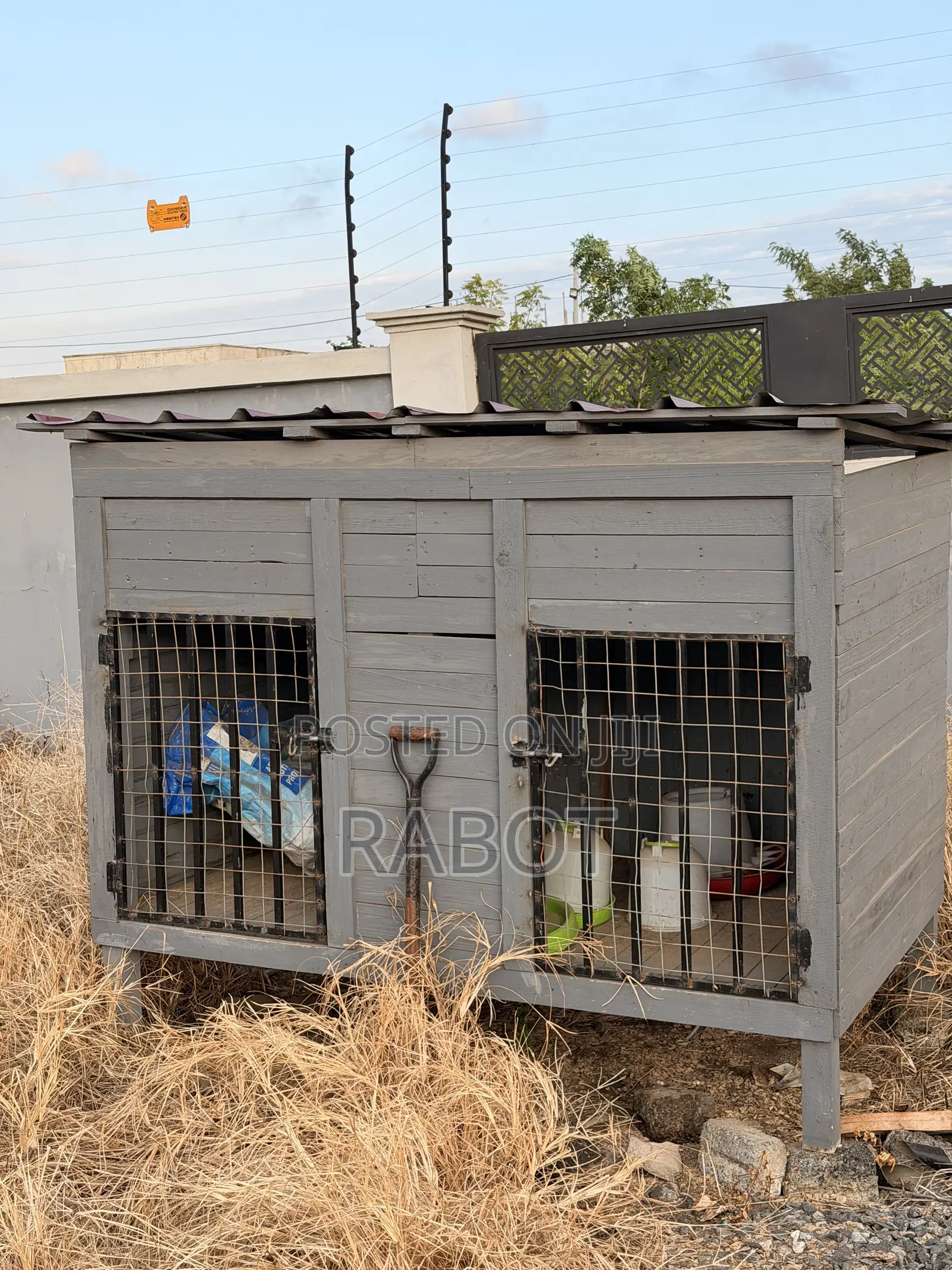 Double Wooden Pallet Dog Cage