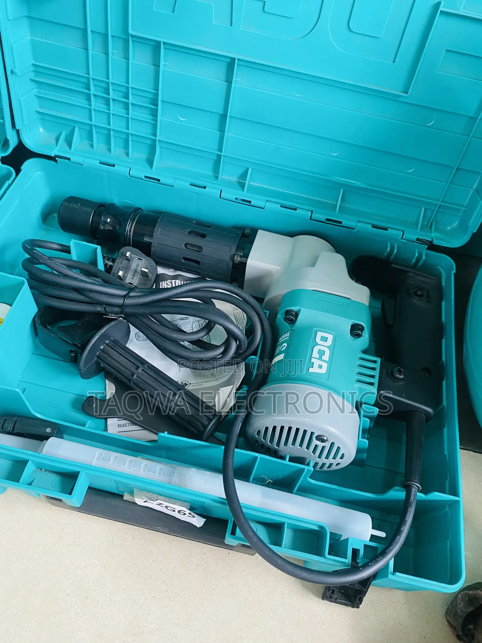 DCA 1050W Percussion Hammer Drill / Chipping Gun