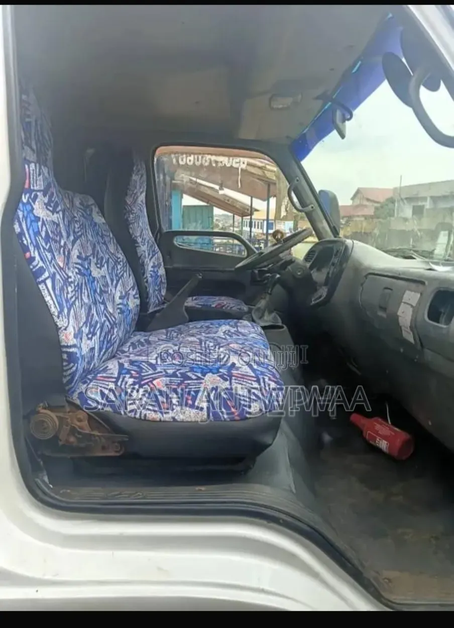 Hyundai Mighty 2 2010 Model Neat Inside and Outside