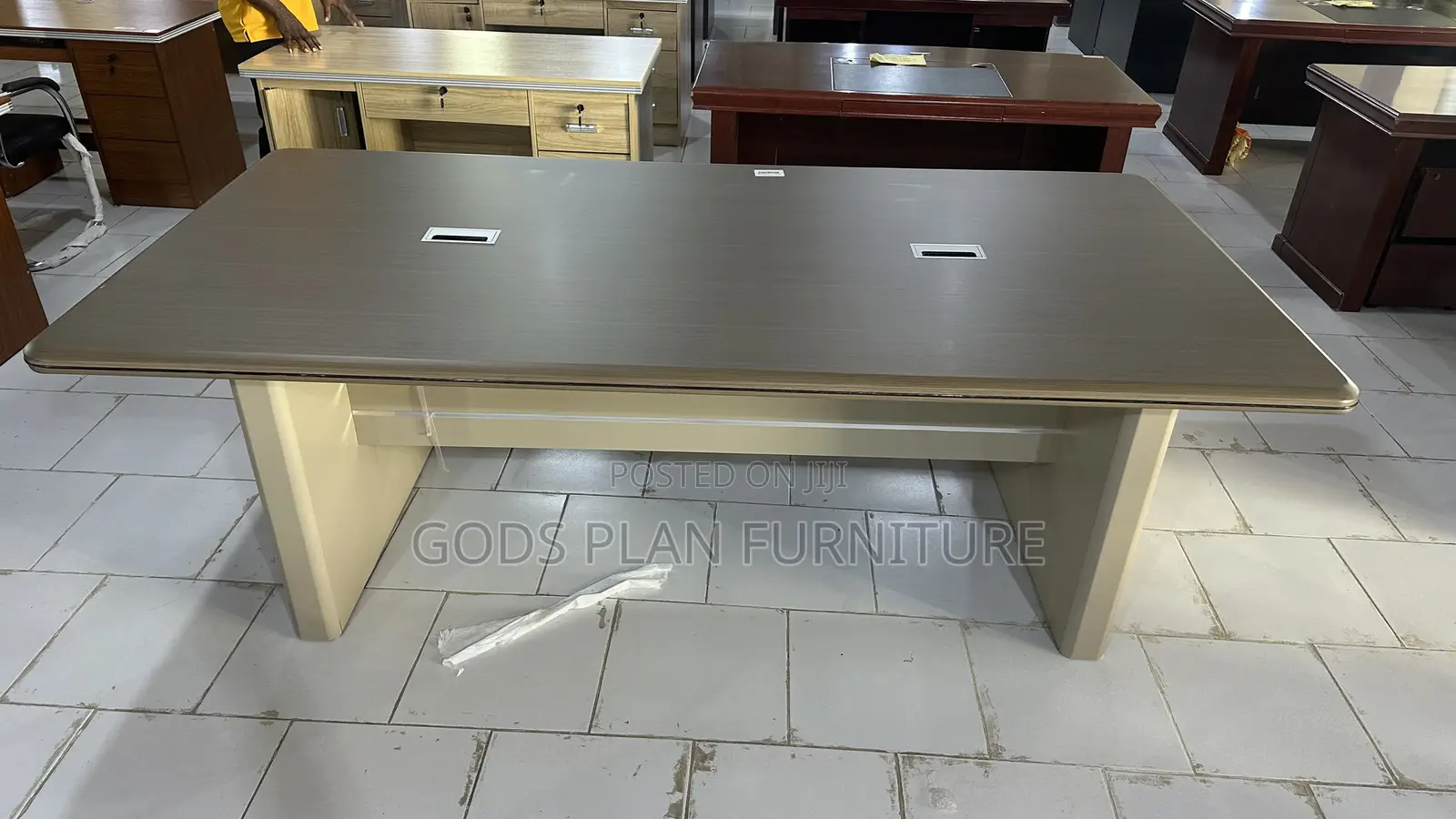 Conference Table (6-8) Fm