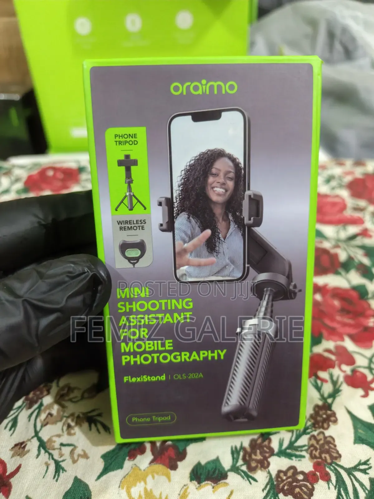 Oraimo FlexiStand Phone Tripod With Fill Light and Remote Control