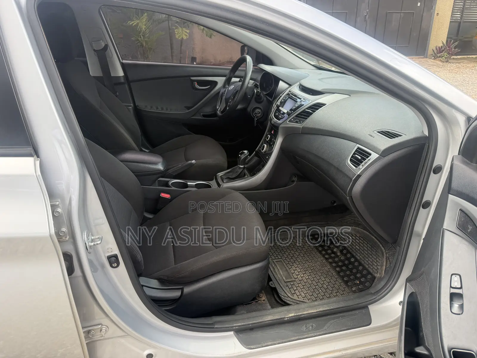 Hyundai Elantra Limited 4dr Sedan (1.8L 4cyl 6A) 2014 Silver