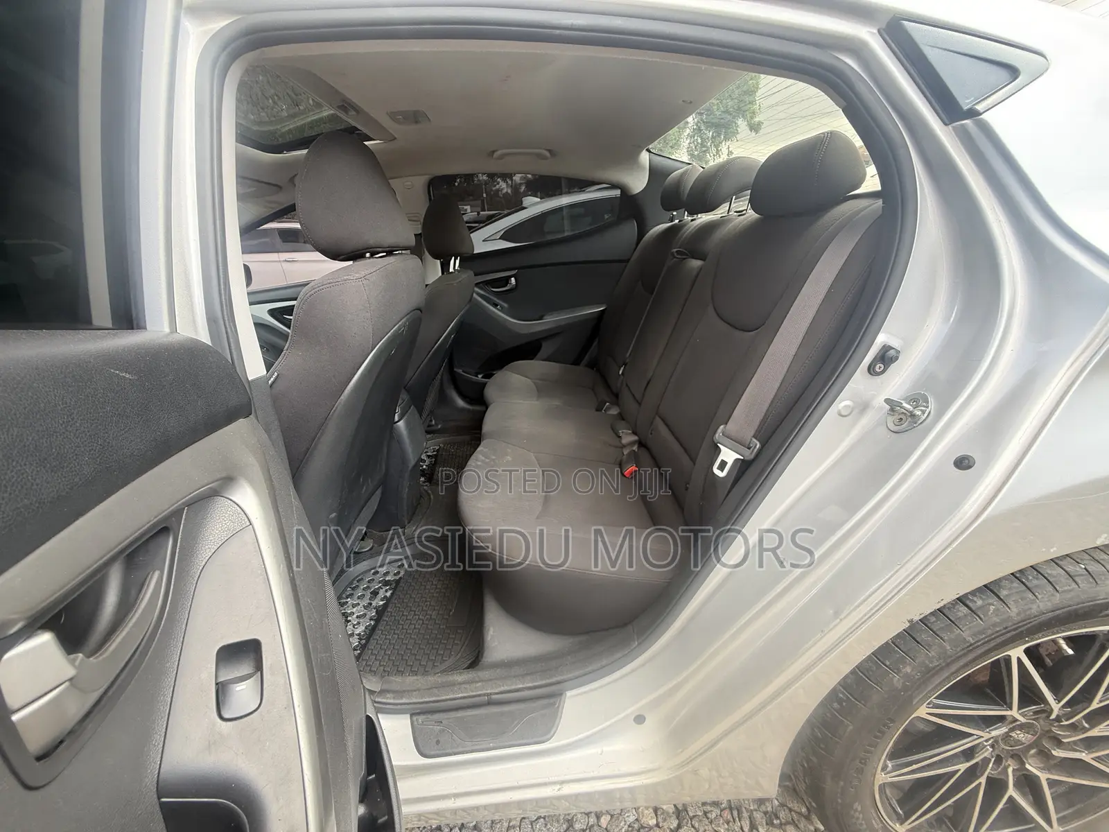 Hyundai Elantra Limited 4dr Sedan (1.8L 4cyl 6A) 2014 Silver
