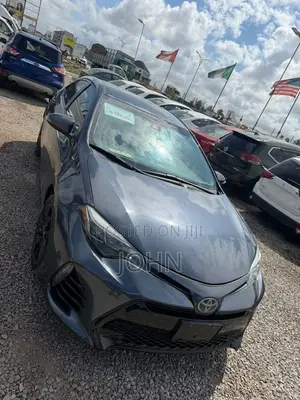 Toyota Corolla SE (1.8L 4cyl 6M) 2019 Gray