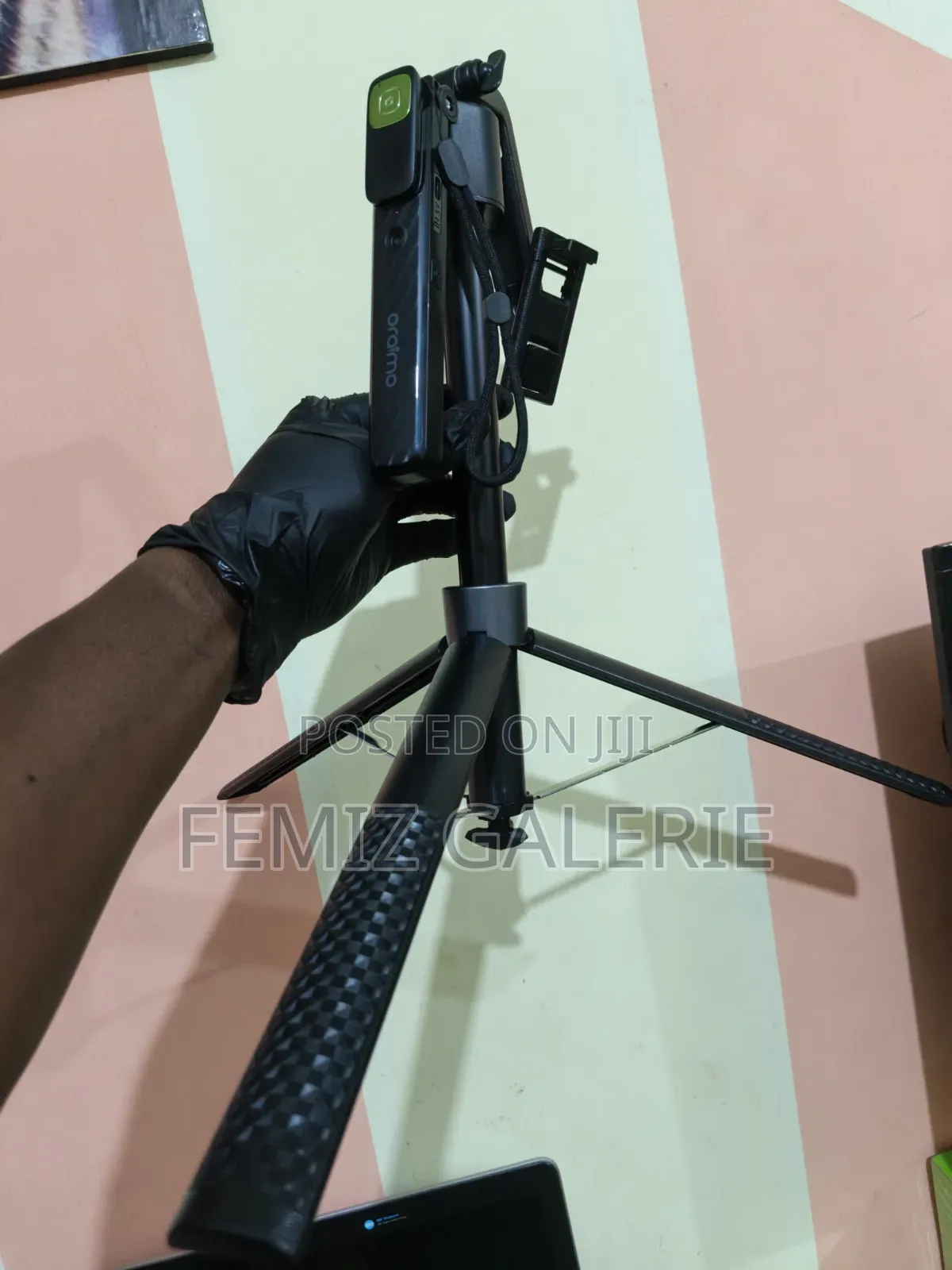 Oraimo FlowTrack Gesture Control Face Tracking Selfie Stick Tripod
