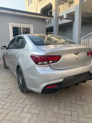 Kia Rio EX 4dr Sedan (1.6L 4cyl 6A) 2017 Silver