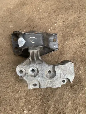Nissan Rogue Engine Mount