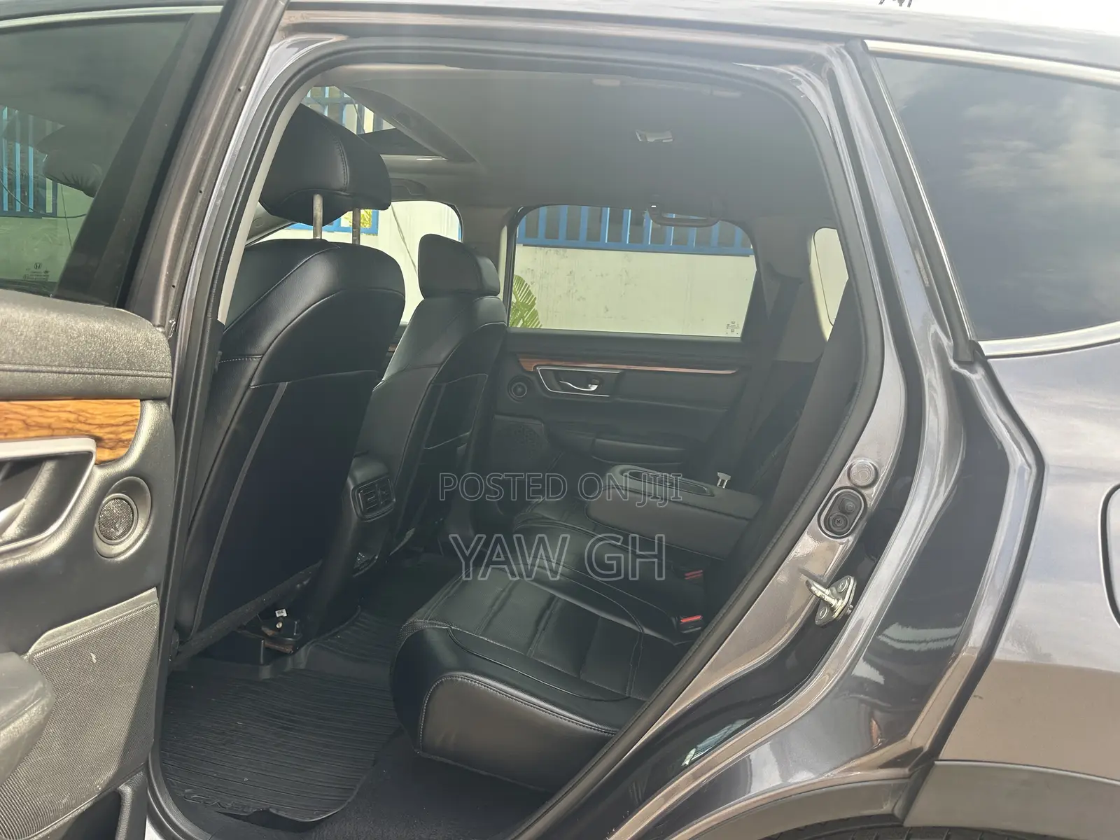 Honda CR-V Touring 4dr SUV AWD (1.5L 4cyl CVT) 2017 Gray