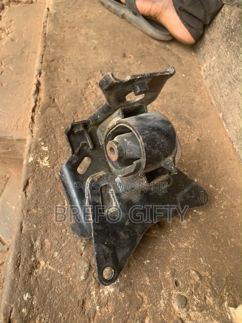 Toyota Voxy Engine Mount