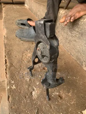 Toyota Voxy Engine Mount