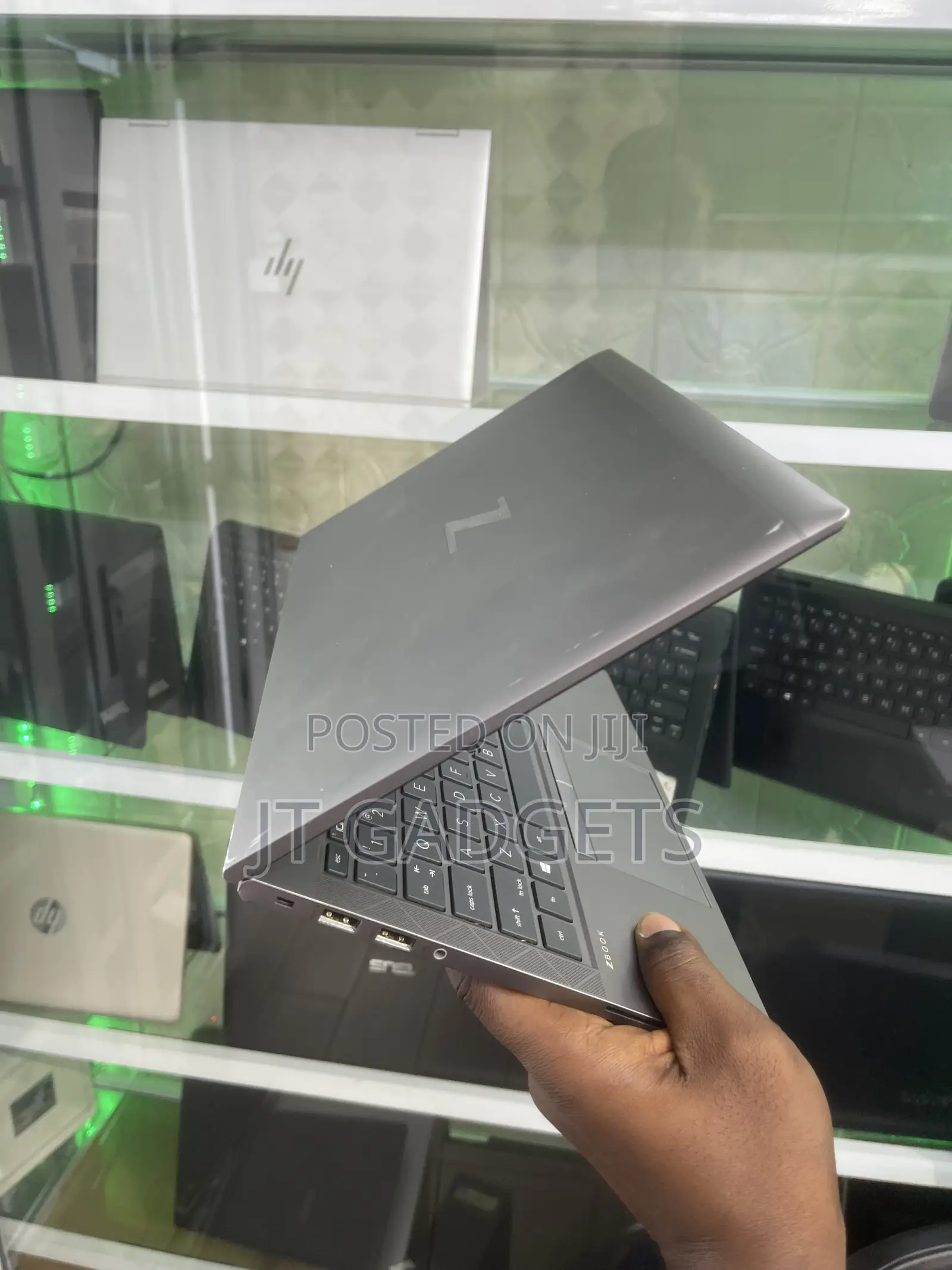 Laptop HP ZBook Firefly 14 G7 8GB Intel Core i5 SSD 256GB
