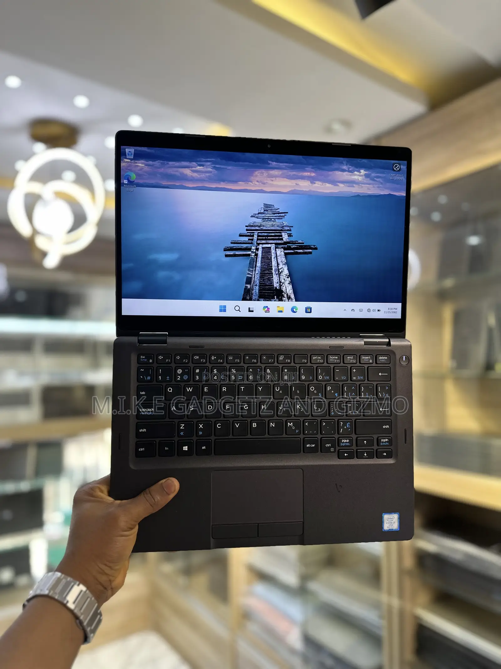 Laptop Dell Latitude 5300 2-in-1 8GB Intel Core i7 SSD 256GB