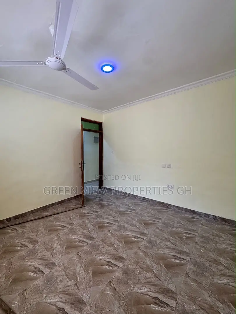 2bdrm Apartment in West Hills Mall Area for rent