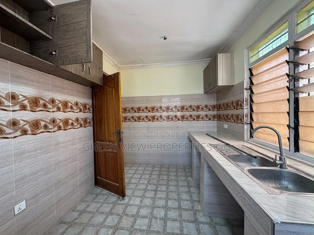 2bdrm Apartment in West Hills Mall Area for rent