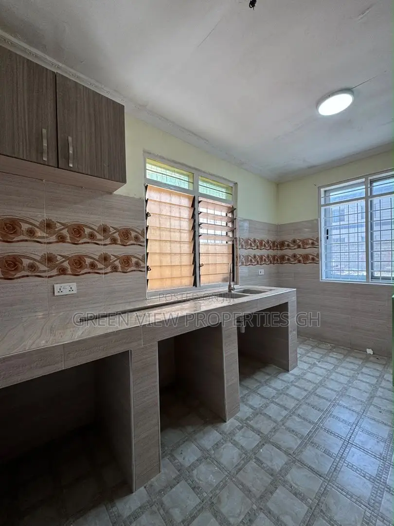 2bdrm Apartment in West Hills Mall Area for rent
