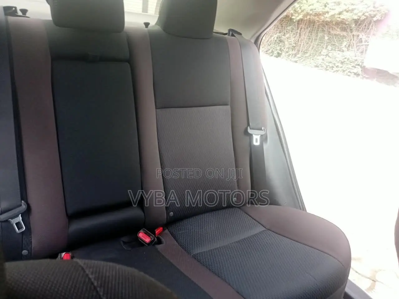 Toyota Corolla LE 4dr Sedan (1.8L 4cyl CVT) 2017 White