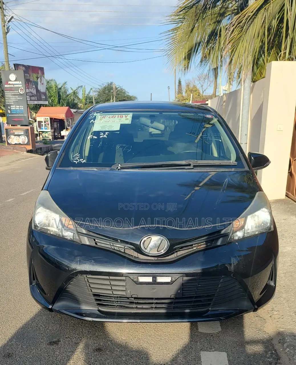 Toyota Vitz 1.3 FWD 5dr 2014 Black