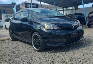 Toyota Vitz 1.3 FWD 5dr 2014 Black