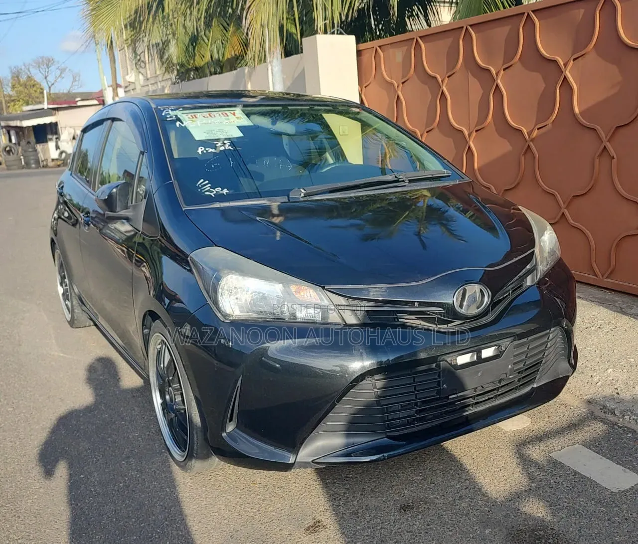 Toyota Vitz 1.3 FWD 5dr 2014 Black