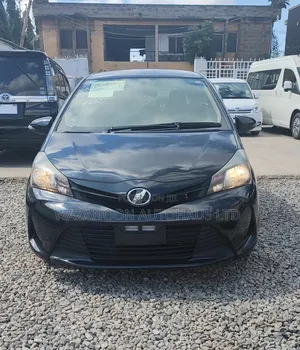 Toyota Vitz 1.3 FWD 5dr 2014 Black