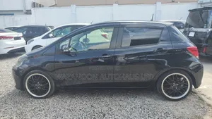 Toyota Vitz 1.3 FWD 5dr 2014 Black