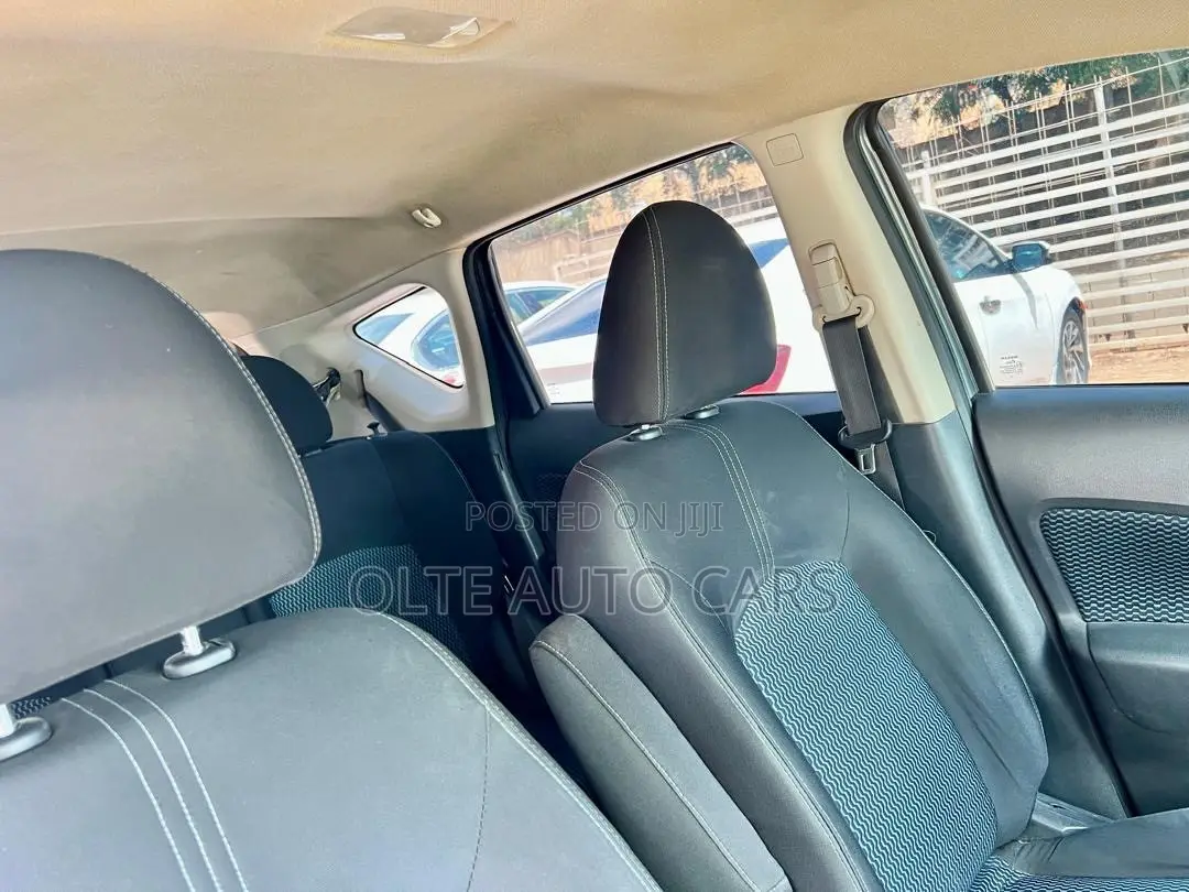 Nissan Versa 1.6 SV 2019 Gray