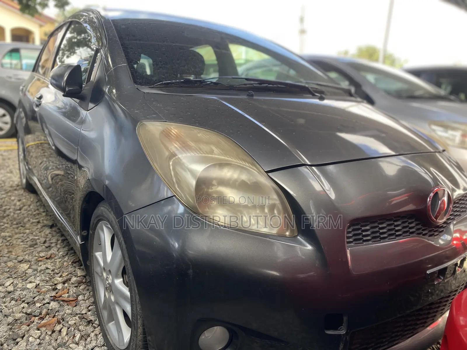 Toyota Vitz 1.3 FWD 5dr 2011 Gray