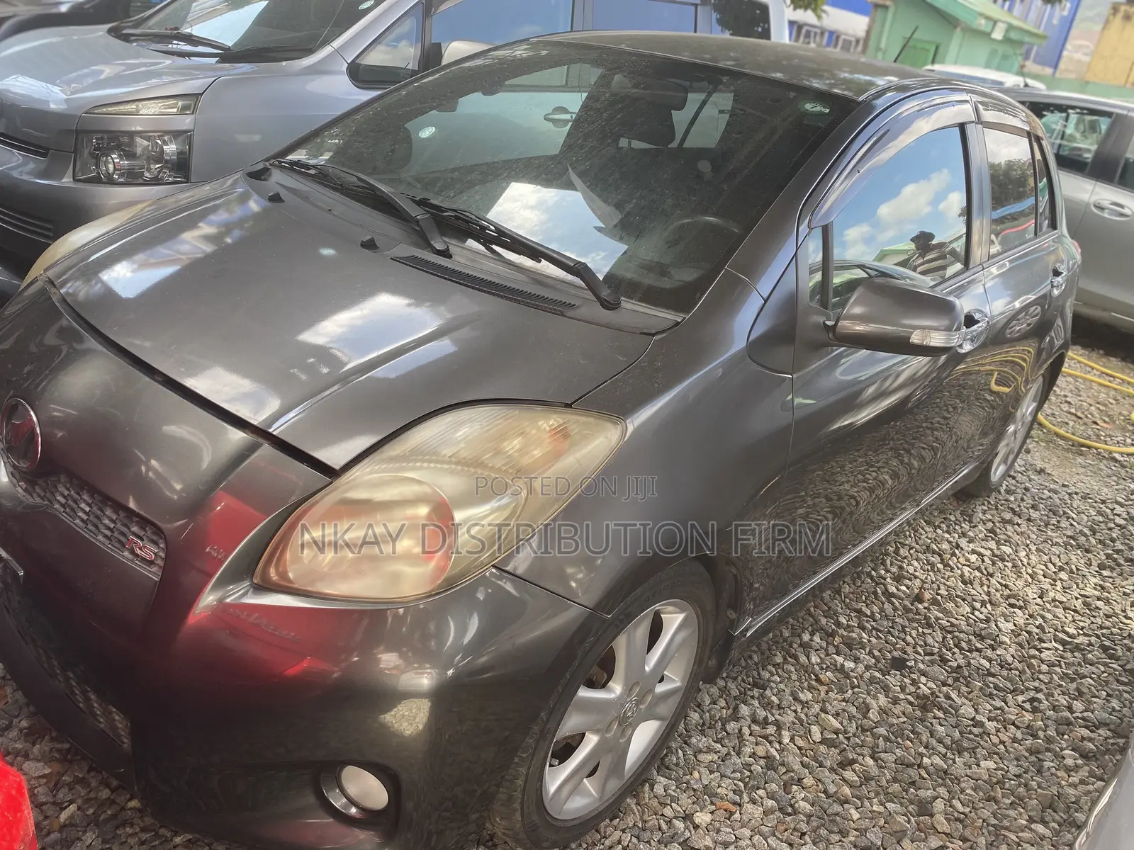 Toyota Vitz 1.3 FWD 5dr 2011 Gray