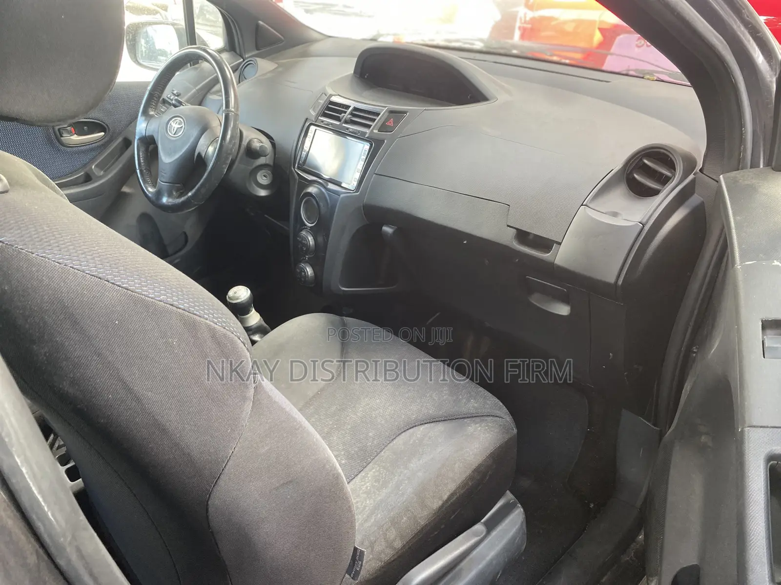 Toyota Vitz 1.3 FWD 5dr 2011 Gray