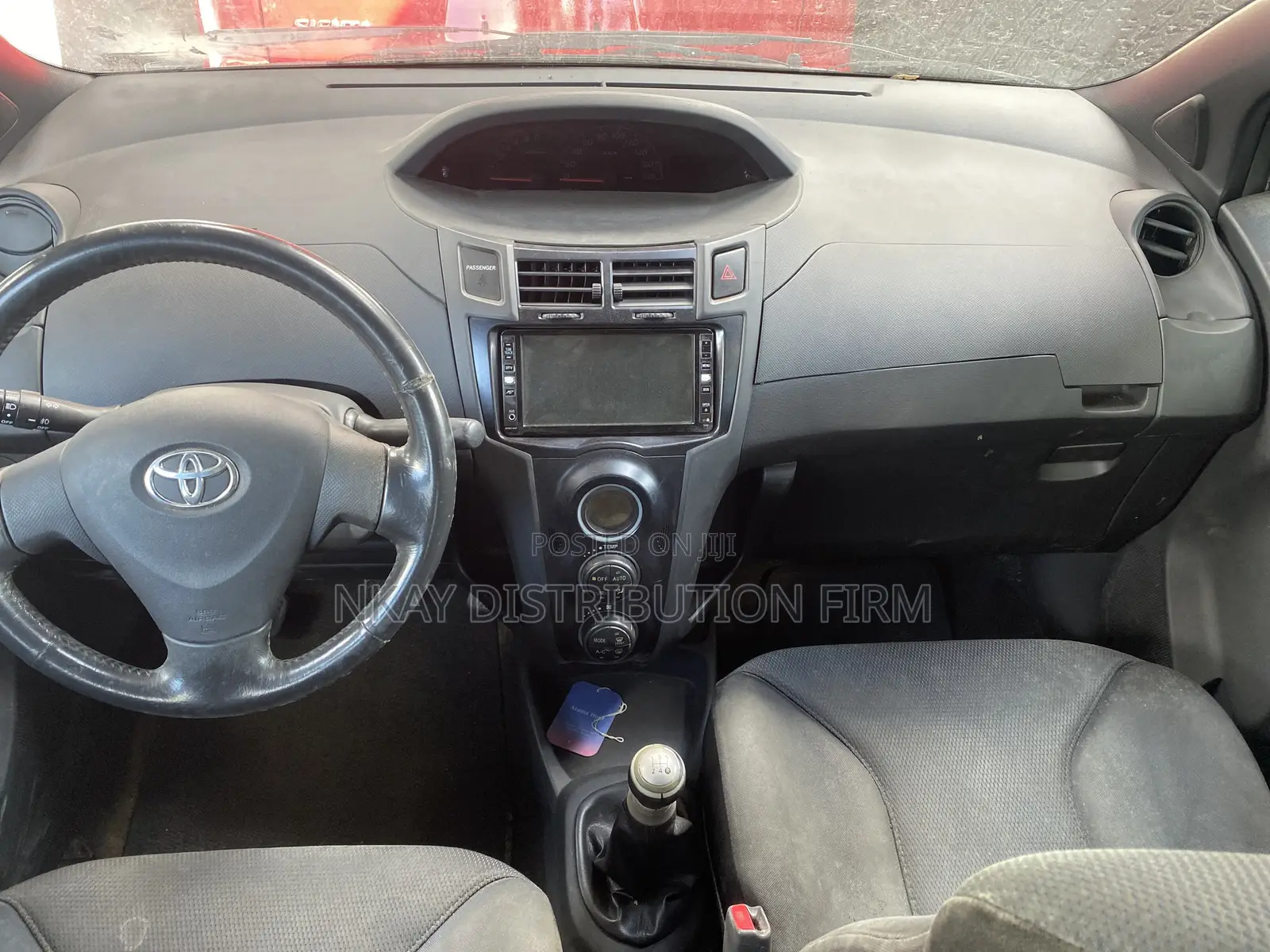 Toyota Vitz 1.3 FWD 5dr 2011 Gray