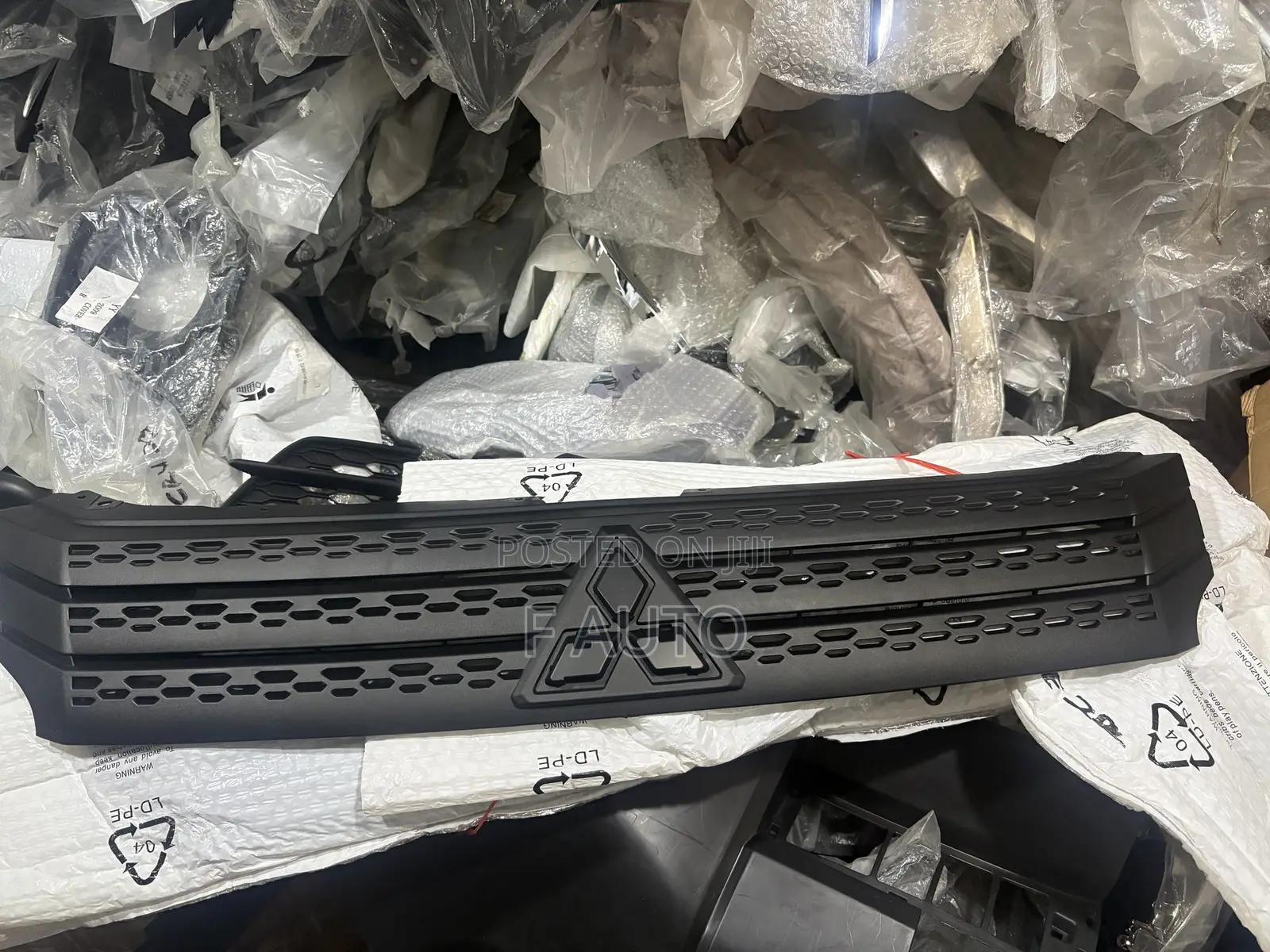 Mitsubishi Eclipse 2022,2023,2024,2025 Front Bumper Top Grill (Shells