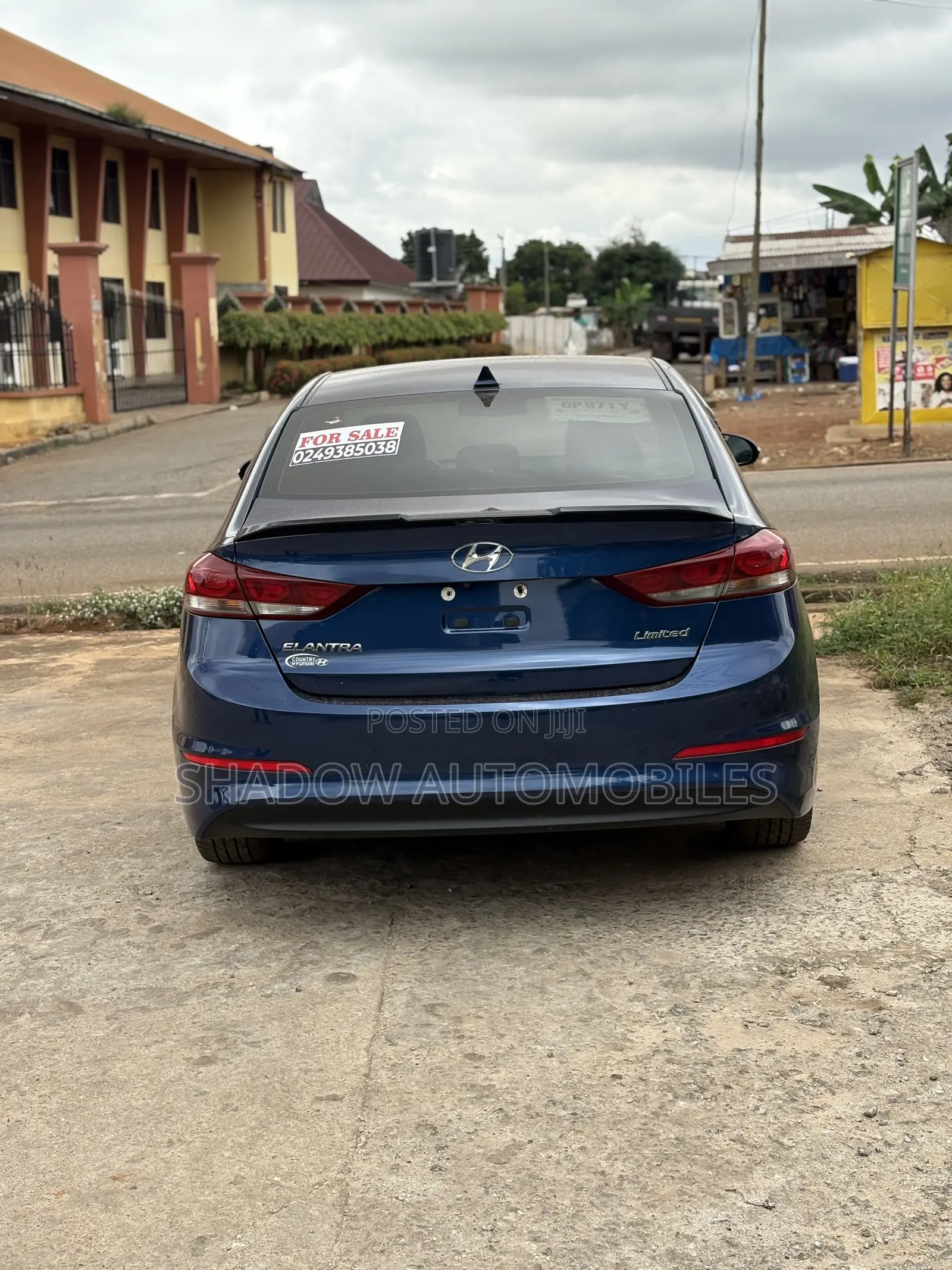 Hyundai Elantra Limited Sedan FWD (2.0L 4cyl 6A) 2017 Blue
