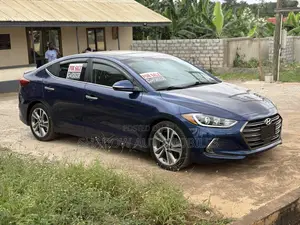 Hyundai Elantra Limited Sedan FWD (2.0L 4cyl 6A) 2017 Blue