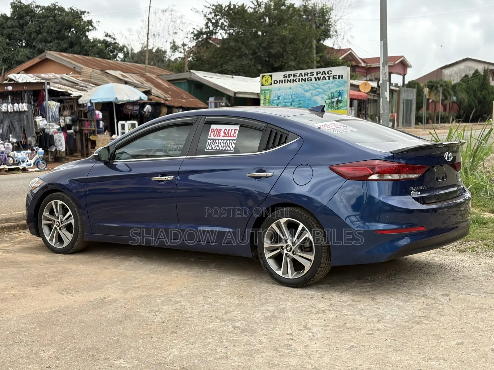 Hyundai Elantra Limited Sedan FWD (2.0L 4cyl 6A) 2017 Blue