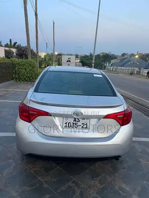Toyota Corolla SE 4dr Sedan (1.8L 4cyl CVT) 2017 Silver