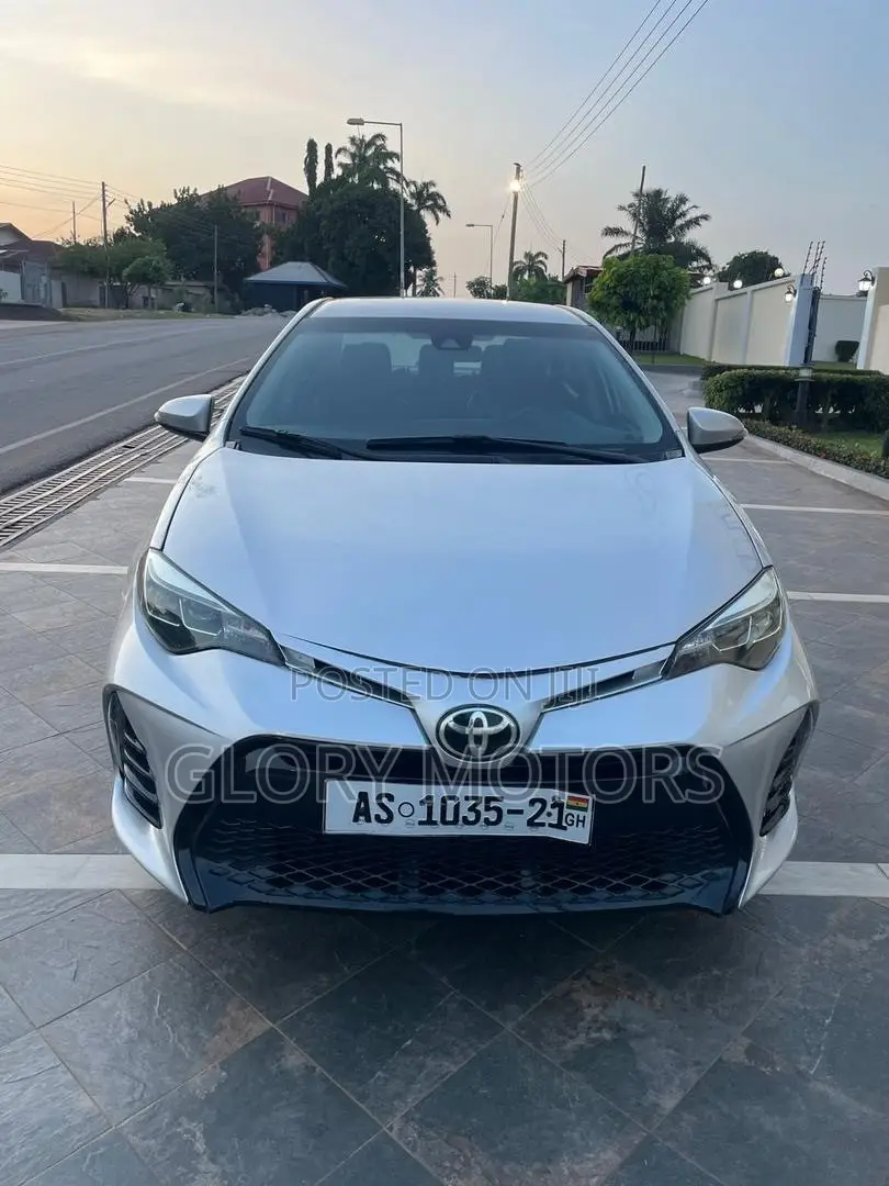 Toyota Corolla SE 4dr Sedan (1.8L 4cyl CVT) 2017 Silver