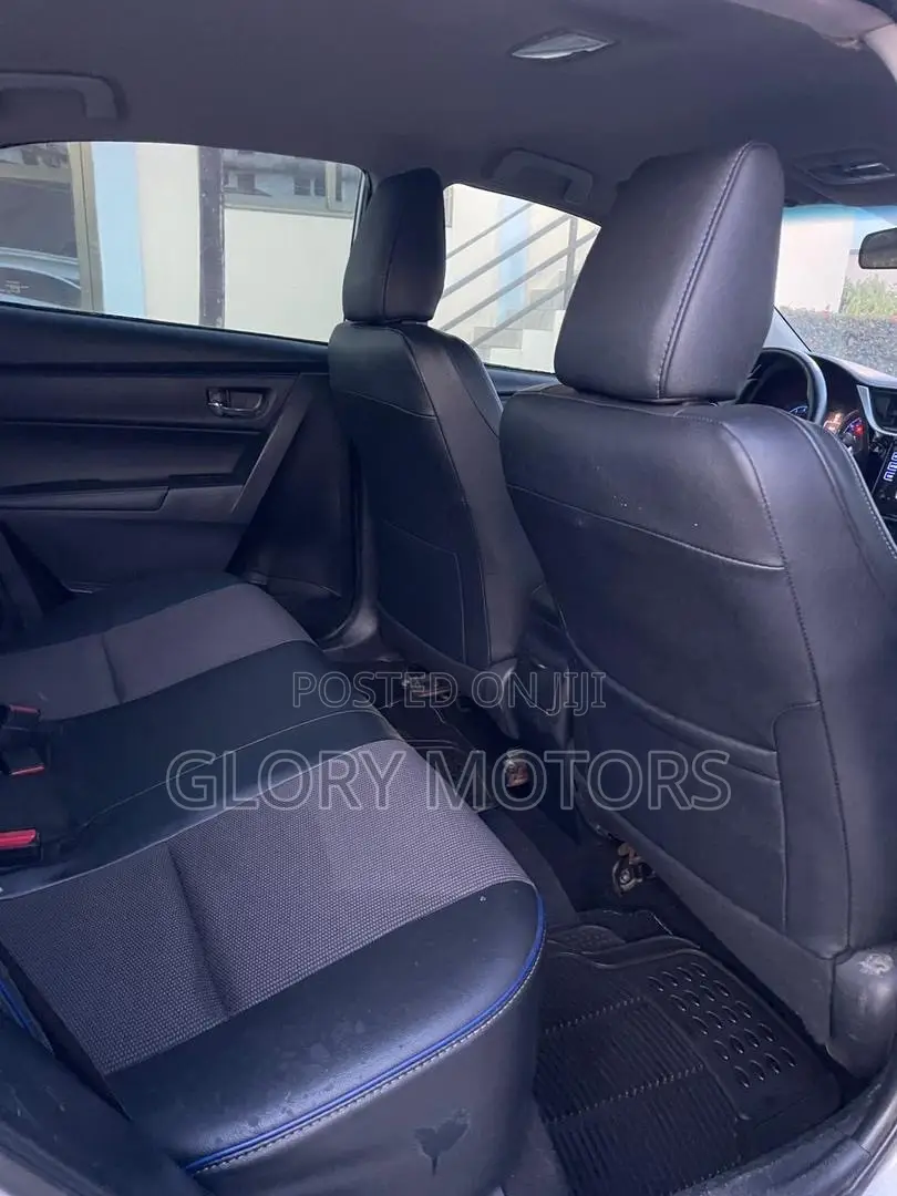 Toyota Corolla SE 4dr Sedan (1.8L 4cyl CVT) 2017 Silver