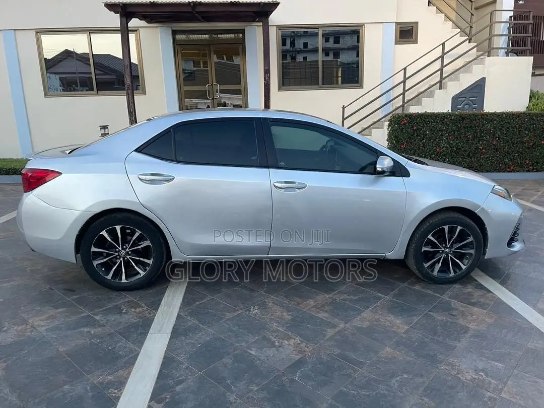 Toyota Corolla SE 4dr Sedan (1.8L 4cyl CVT) 2017 Silver