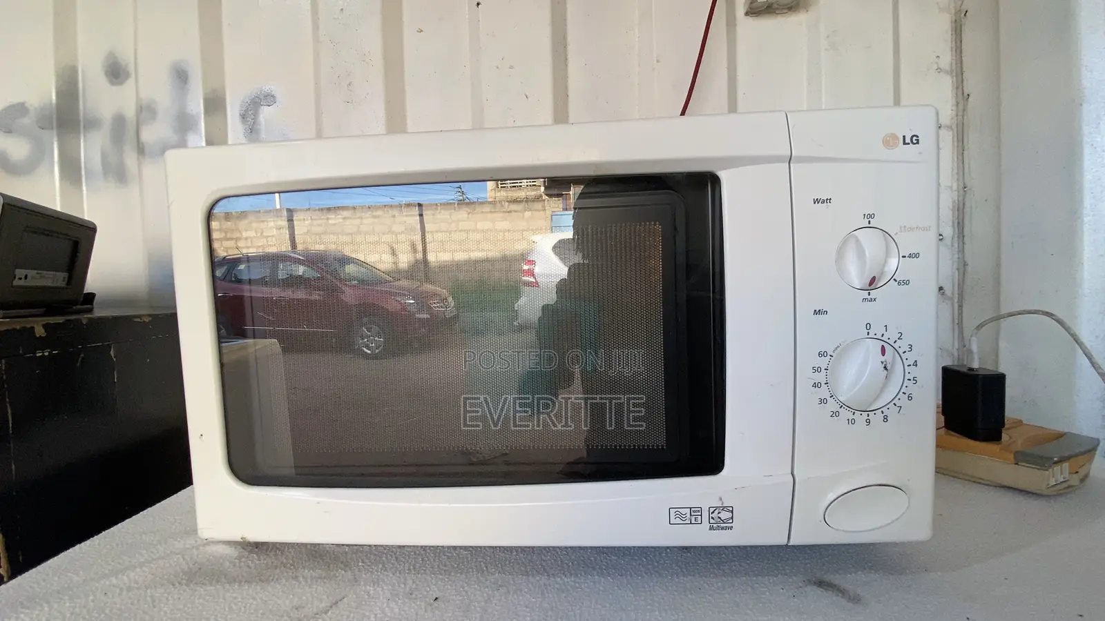 Large LG 28L Manual Microwave – Heavy Duty Solo Model