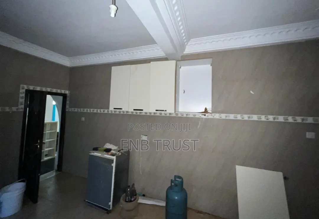 7bdrm Duplex in Mccarthy Hill for sale