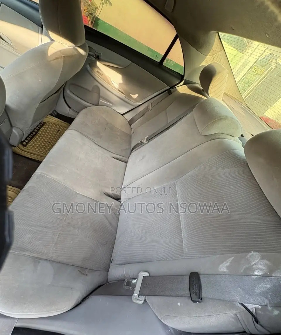 Toyota Corolla L 4dr Sedan (1.8L 4cyl 5M) 2013 Red