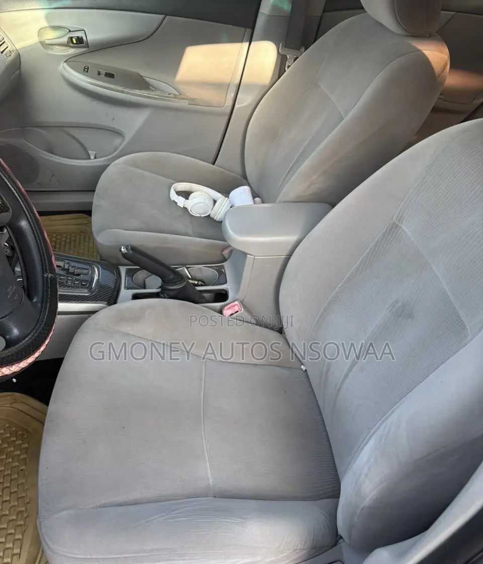 Toyota Corolla L 4dr Sedan (1.8L 4cyl 5M) 2013 Red
