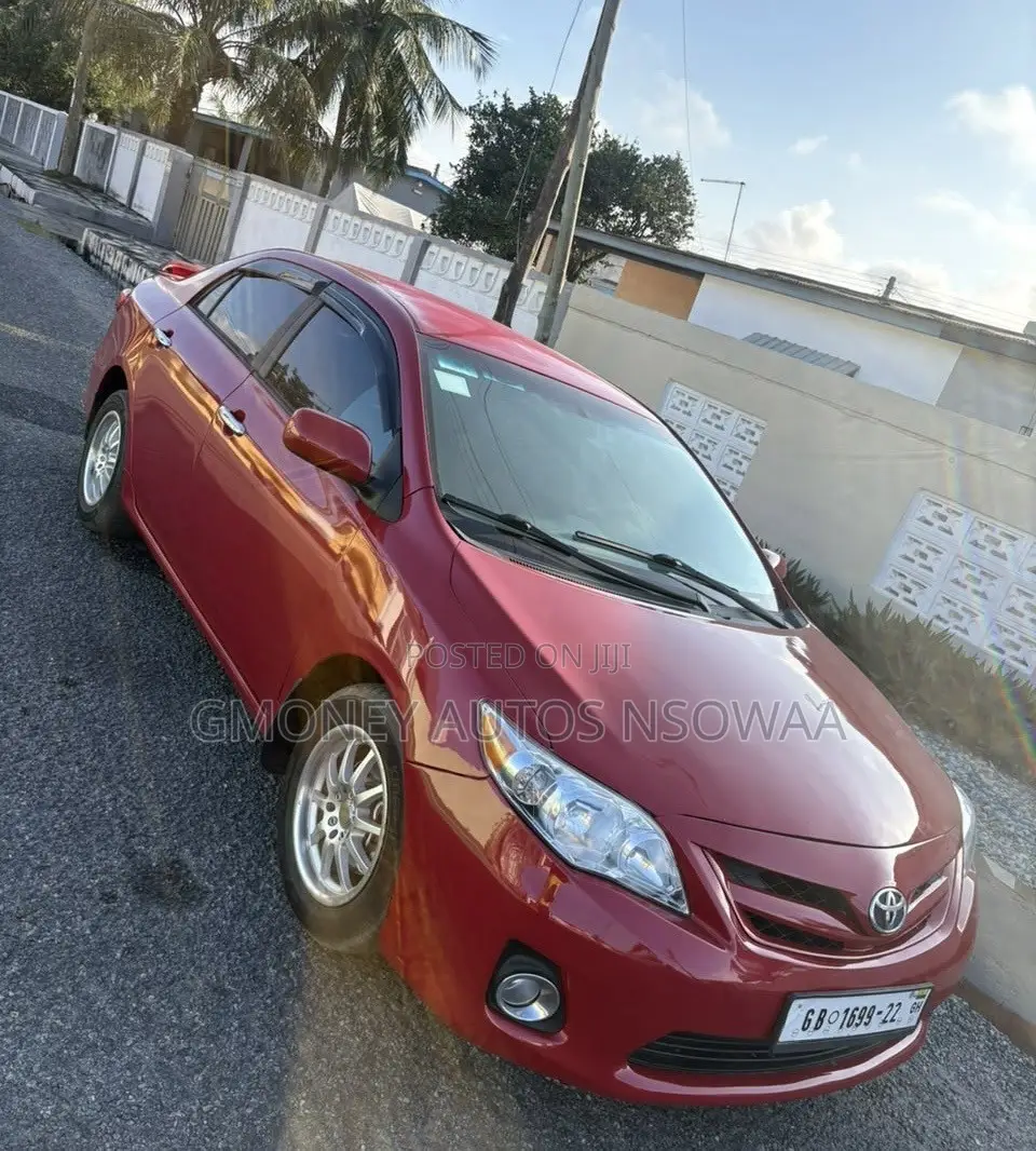 Toyota Corolla L 4dr Sedan (1.8L 4cyl 5M) 2013 Red