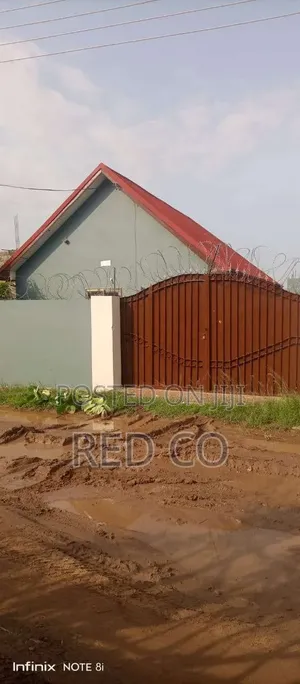 3bdrm House in School Junction for rent