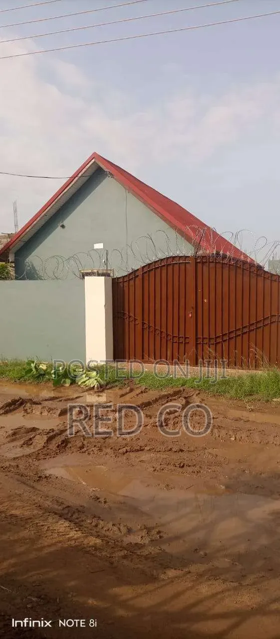 3bdrm House in School Junction for rent